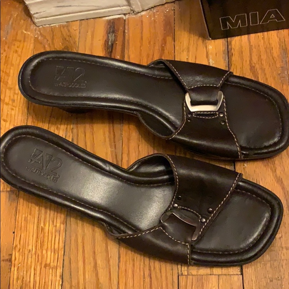 Brown aerosoles sandal